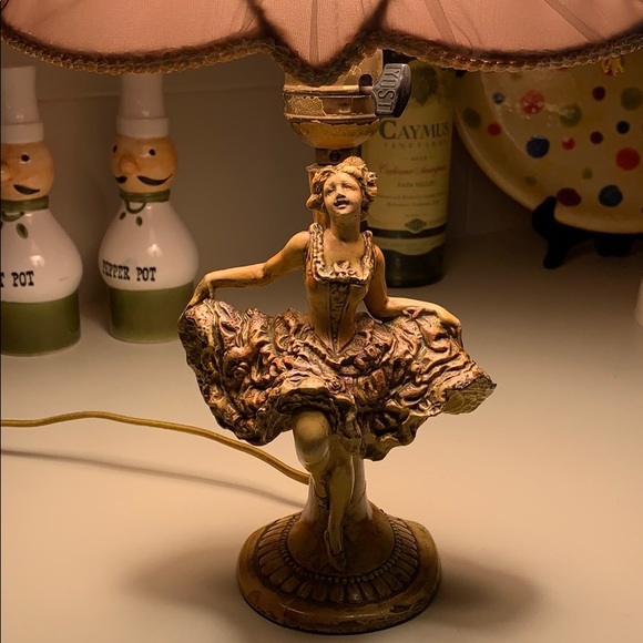 Antique small lady’s lamp w/original shade!💖 - Picture 2 of 8